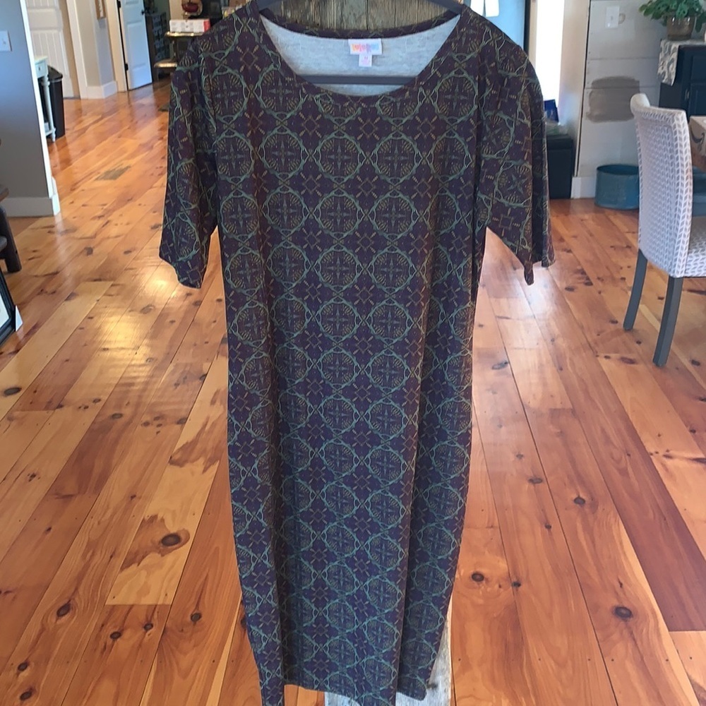 NWOT LuLaRoe Nicole dress. Love this pattern.